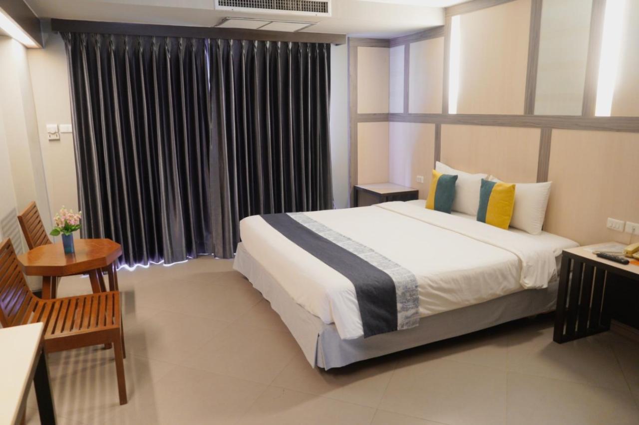 Sea Breeze Jomtien Resort Pattaya Esterno foto