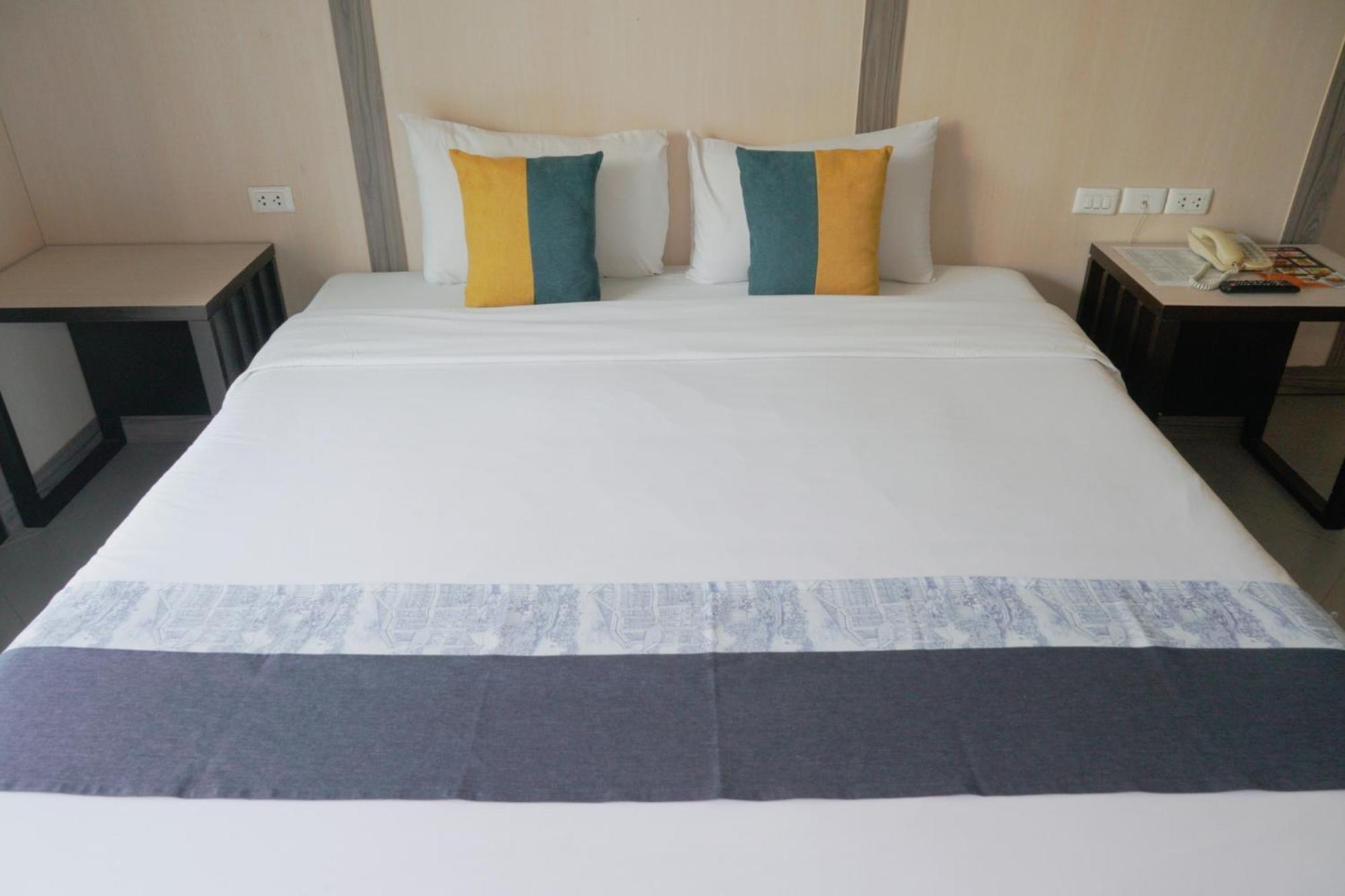 Sea Breeze Jomtien Resort Pattaya Esterno foto